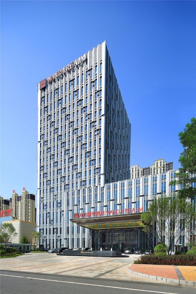 Отель Wanda Realm Siping Экстерьер фото